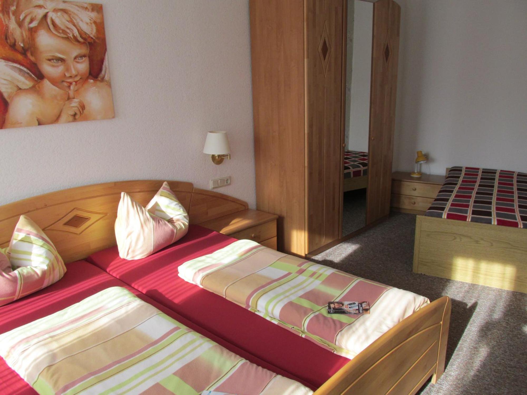 Apartments & Ferienhaus Senftner Thale Chambre photo